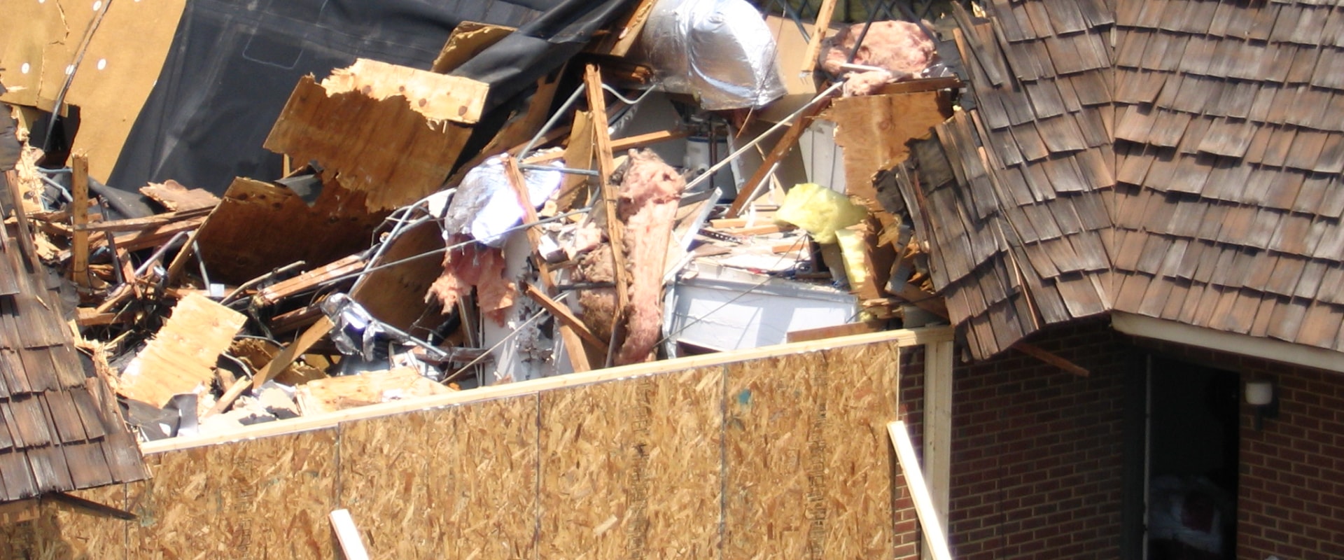 The Warning Signs of a Roof Collapse: What You Need to Know